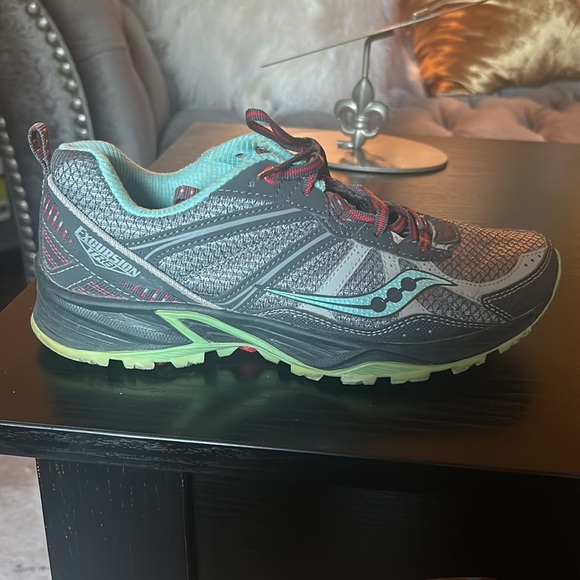 Saucony Excursion TR8 Trail Running Shoes Grey Neon Pink Womens Size 8.5 - Picture 5 of 11